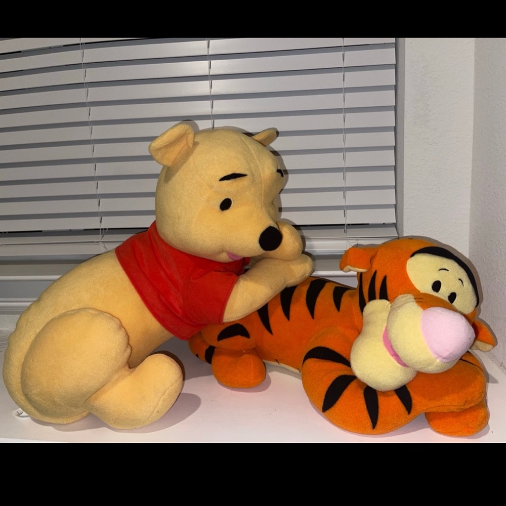 2001‎ Lounging Disney Winnie the Pooh & Tigger Plush Soft Toy Pillows 22”